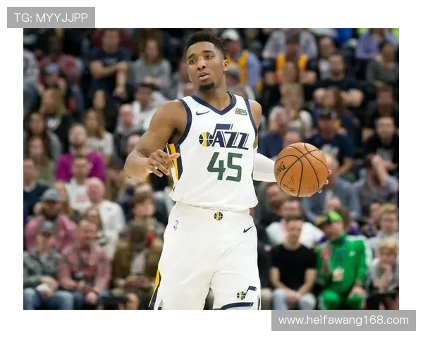 新赛季2018勇士与爵士精彩对决展现篮球魅力与团队精神 新赛季2018勇士与爵士精彩对决展现篮球魅力与团队精神