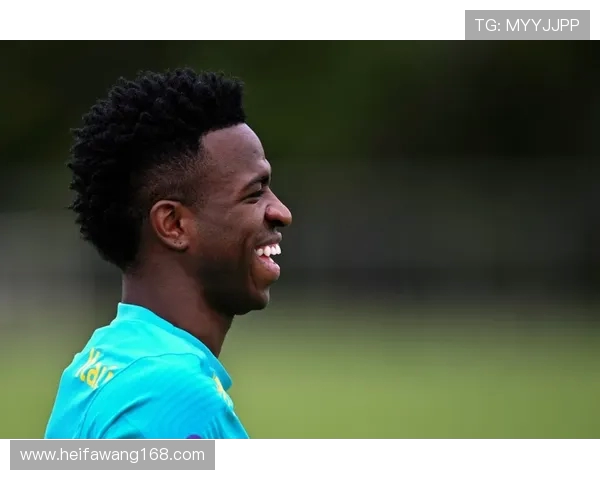 维尼修斯的崛起与挑战：从天才少年到足球世界的璀璨明星