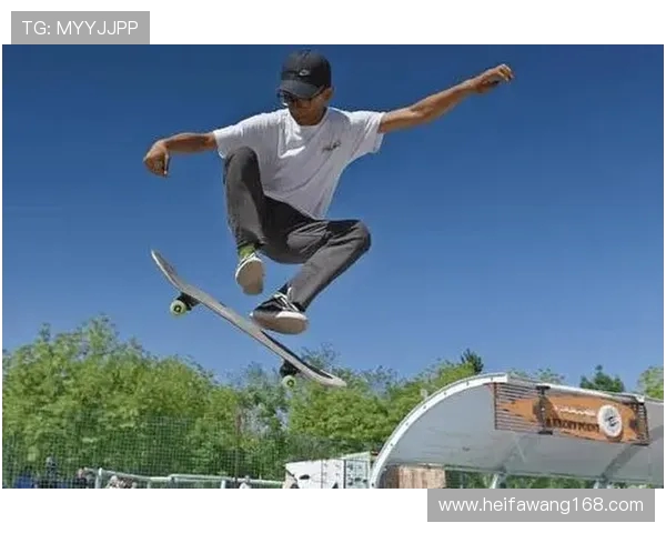 南京滑板队在世界滑板锦标赛中以98分稳居积分榜首位